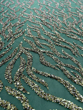 Dantela Couture Smaragdzöld gyöngyökkel, gyöngysorral és flitterekkel